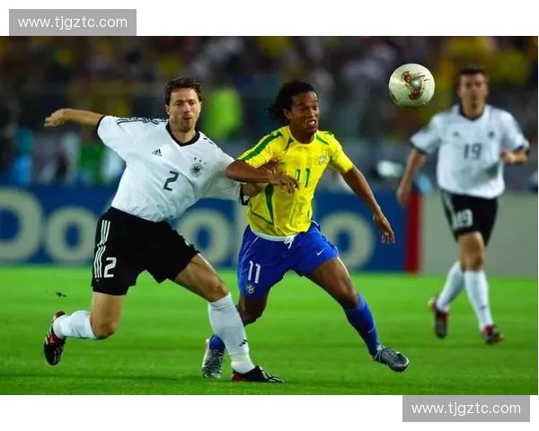 全面解析世界杯三后卫战术演变及现代足球攻防影响深度探讨其未来趋势